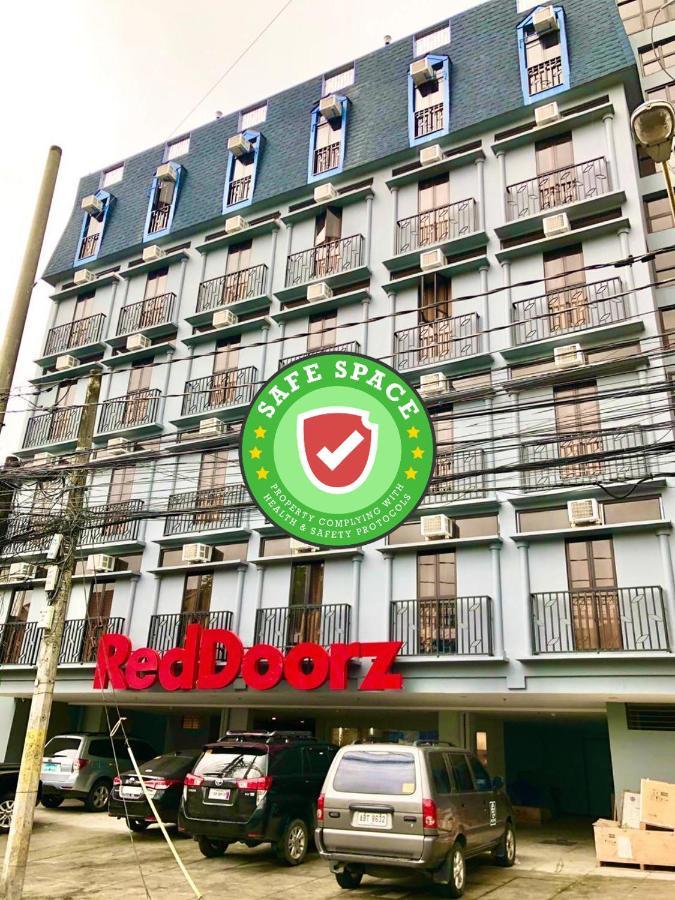 Reddoorz Plus @ Jardin Suites Guadalupe Nuevo Mandaluyong Buitenkant foto