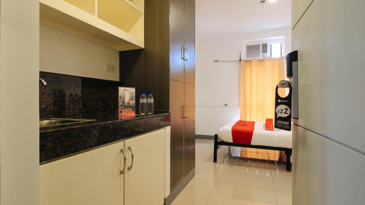 Reddoorz Plus @ Jardin Suites Guadalupe Nuevo Mandaluyong Buitenkant foto