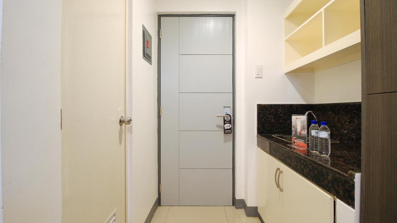 Reddoorz Plus @ Jardin Suites Guadalupe Nuevo Mandaluyong Buitenkant foto
