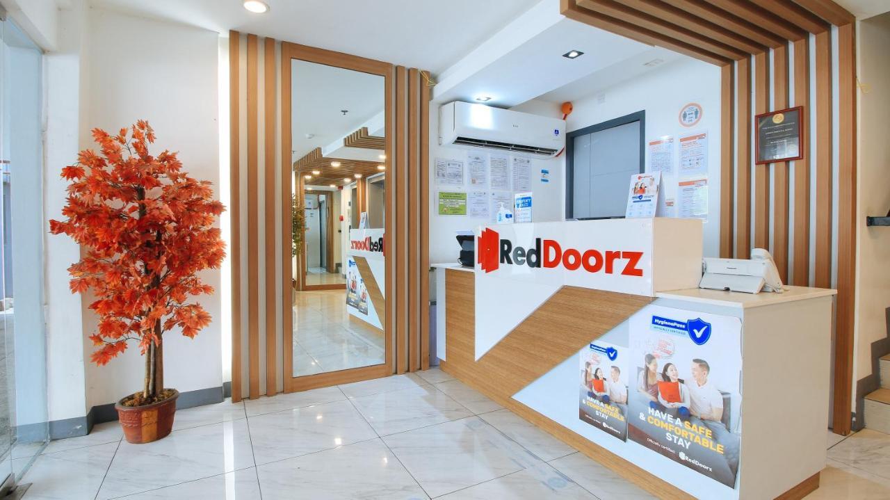 Reddoorz Plus @ Jardin Suites Guadalupe Nuevo Mandaluyong Buitenkant foto