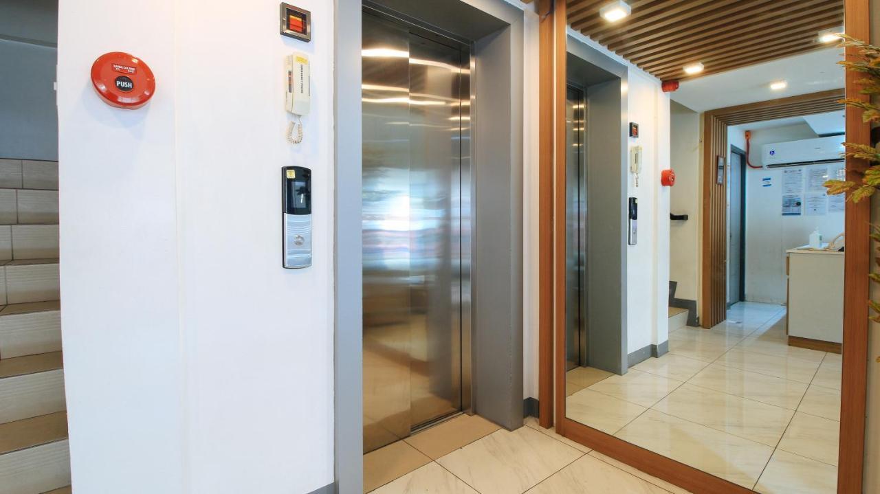 Reddoorz Plus @ Jardin Suites Guadalupe Nuevo Mandaluyong Buitenkant foto